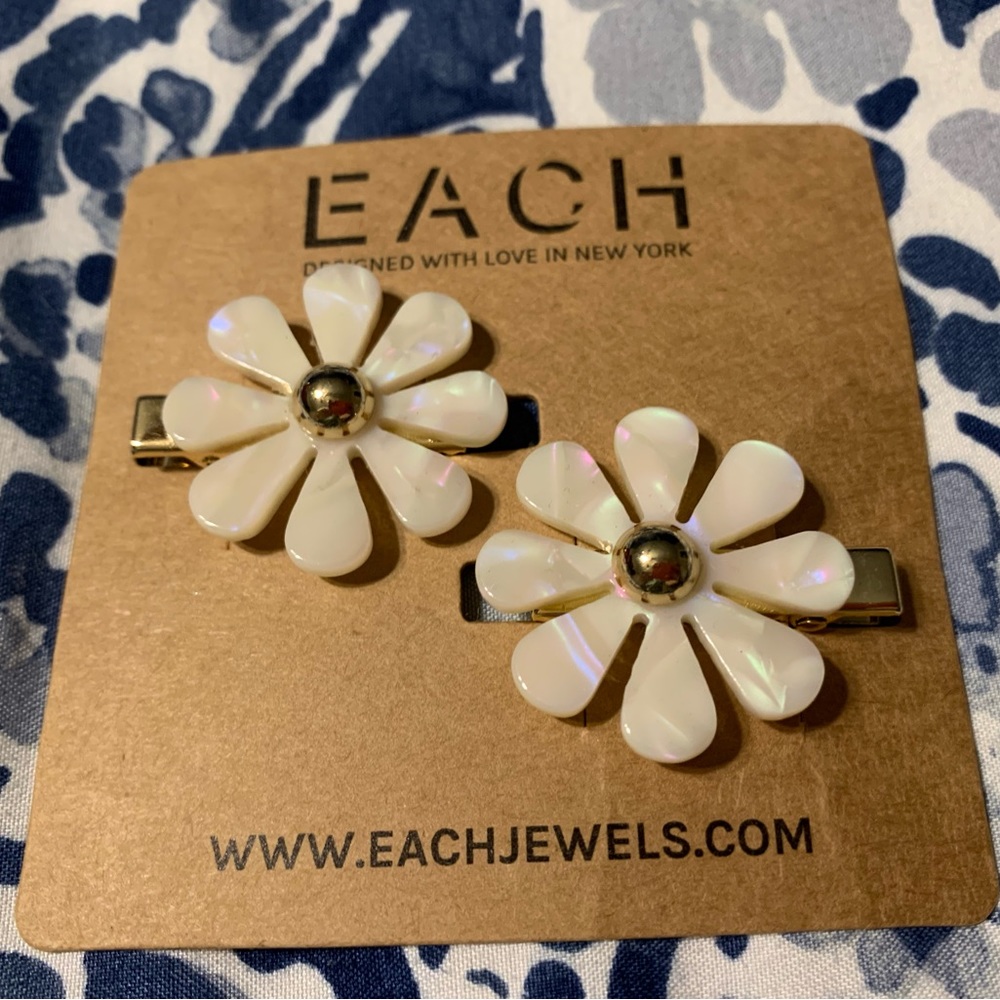 EACH JEWELS Flower Barrettes